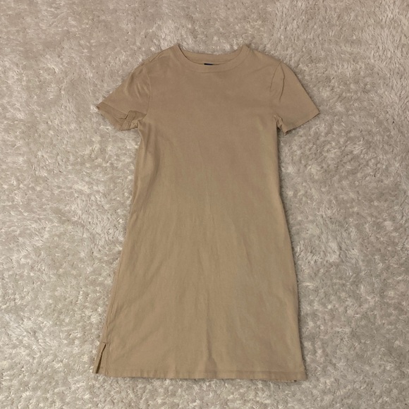Old Navy Dresses & Skirts - Old Navy Neutral Tan Short Sleeve T-Shirt Dress